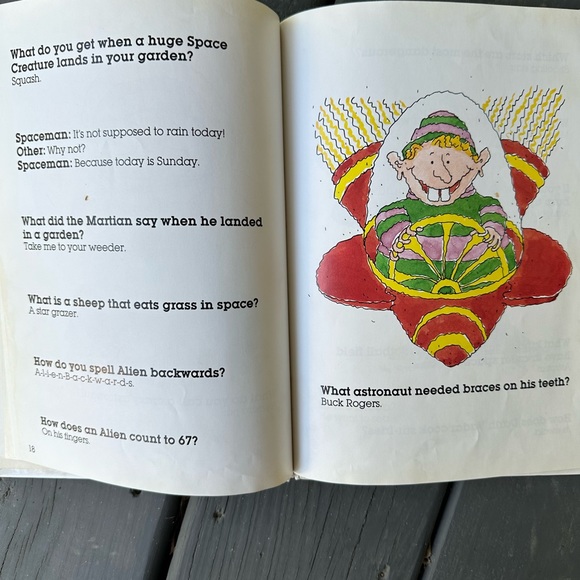 Space Jokes BOOK! Children’s read! Excellent! Must sell! - Picture 6 of 9